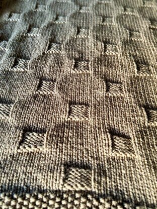 Easy Circle Illusion Knitted Blanket