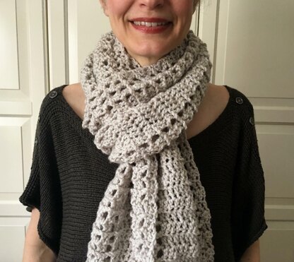 Easy Womens Crochet Scarf Pattern: Wrap-Me-Up-Easy Scarf