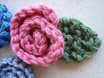 606, KNITTED rolled rose, and leaf