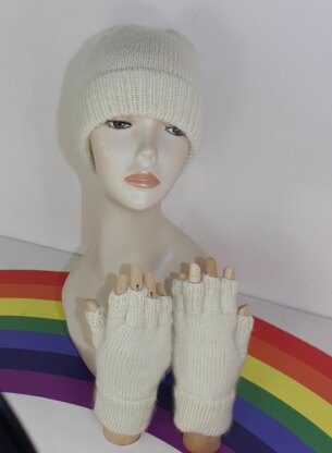 Adult & Teen Aran Ski Beanie & Short Finger Gloves