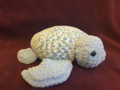 Crochet mummy and baby turtle