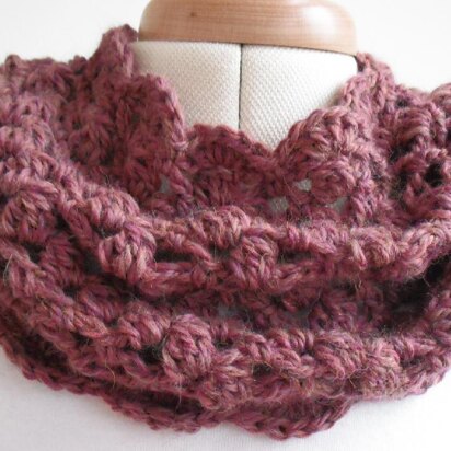 Variations crochet cowl