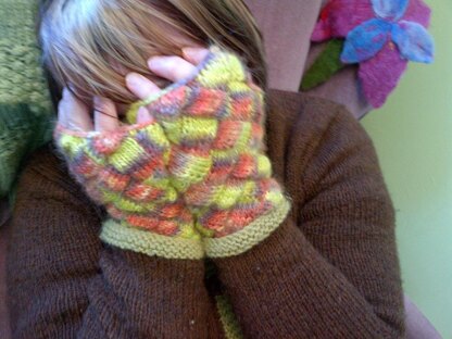 Everweave Entrelac Handwarmers