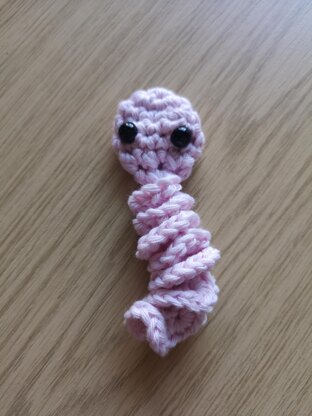 Safe Worry Worm Crochet pattern by Luna the Ladybird | LoveCrafts