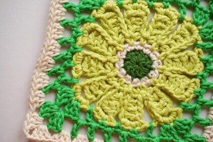 Wheelie flower granny square