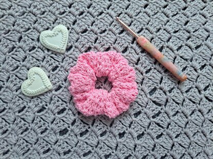 Crochet Romantic Lacy Scrunchie Pattern