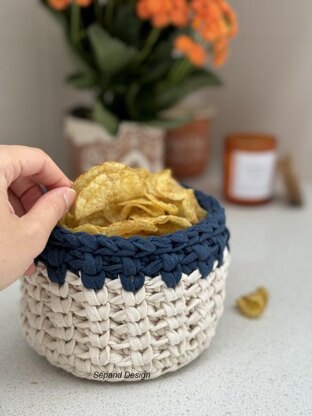 Recycled (t-shirt) yarn basket container-108