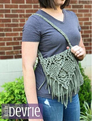 Daisy Fringe Purse