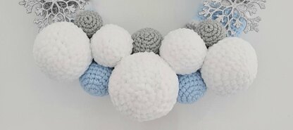 Crochet Christmas Wreath Pattern - Blizzard