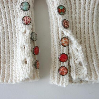 Buttoned Puff Mitts