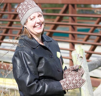 Frond Hat and Mitten Set