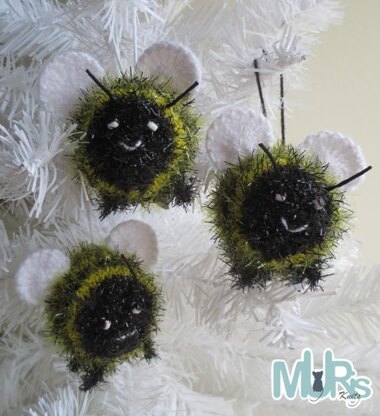 Christmas Bee Ornament