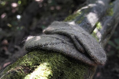 Ghostwood Mittens