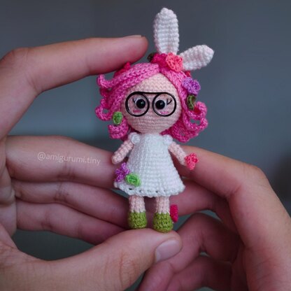 Tiny spring doll amigurumi