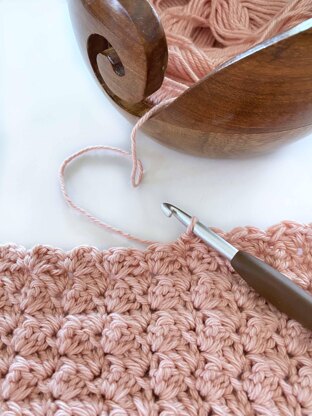 Gingham Granny Square Baby Blanket pattern by Deborah O'Leary