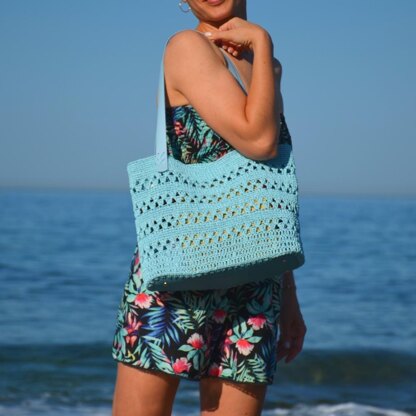 Raffia beach bag