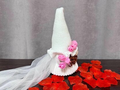 Gnome bride