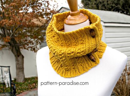 Winter Haven Cowl