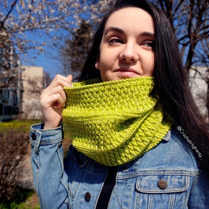 Cosmopolitan Cowl