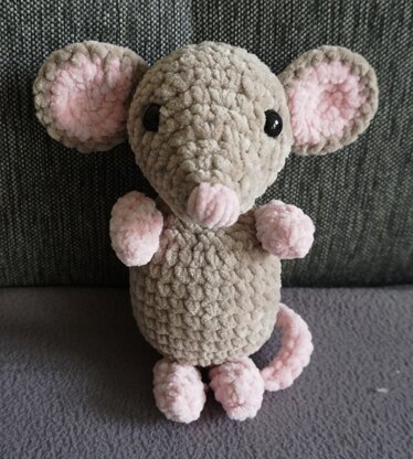 Crochet Pattern for the Mouse Mausi!