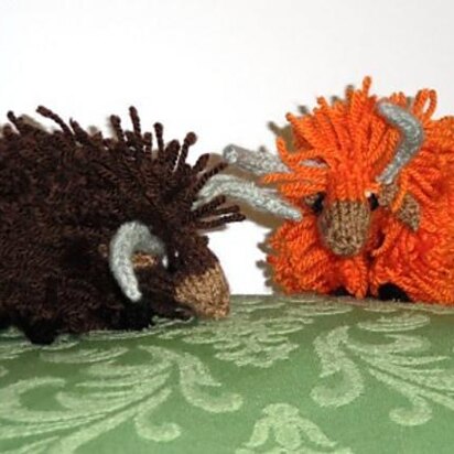 Max and Angus Highland Bulls - knitting pattern