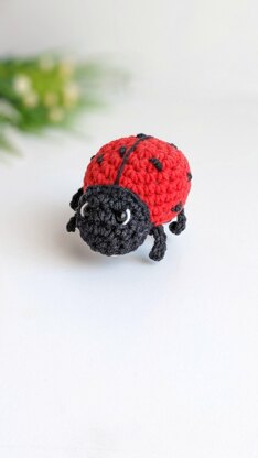 Crochet ladybug amigurumi pattern