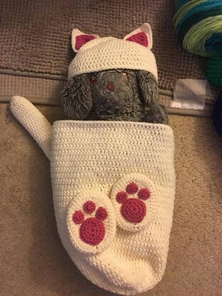 Cat cocoon with booties and hat for newborn