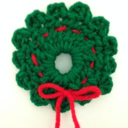 Wreath Lapel Pin