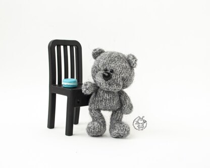 Mini Bear toy knitted flat
