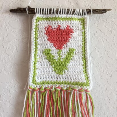 Coral Tulip Intarsia Tapestry Crochet Mini Wall Hanging