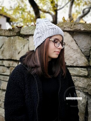 3D cables knit-look beanie