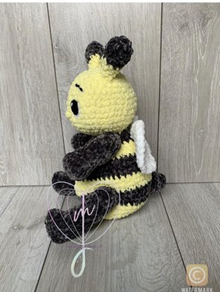 Bee crochet pattern