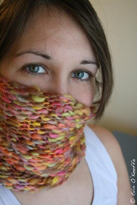 Taffy Twist Cowl