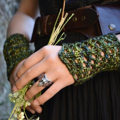 Shieldmaiden Gauntlets