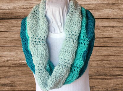 Lace Ripple Cowl