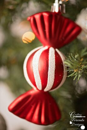 Peppermint Swirl Christmas Tree Skirt