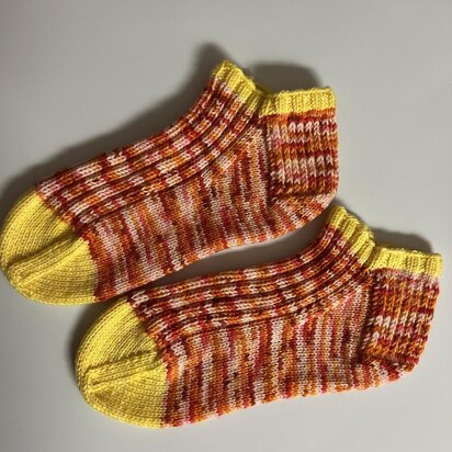 Everyday Ribbed Shortie Socks