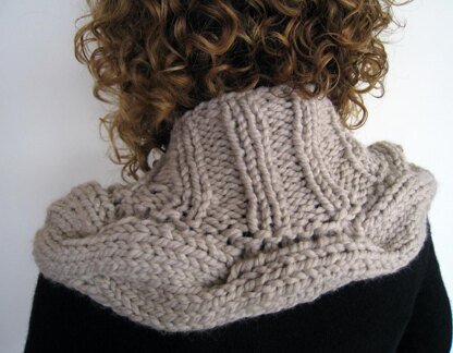 Agnes Shaped Scarf