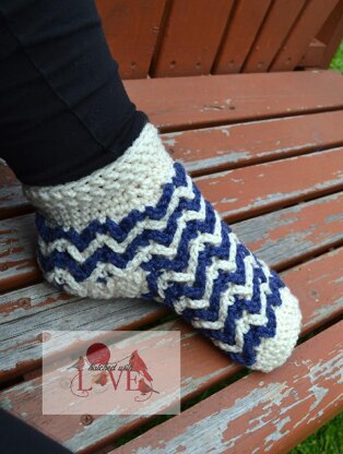 Chevron Illusion Slipper Socks- Adult Sizes