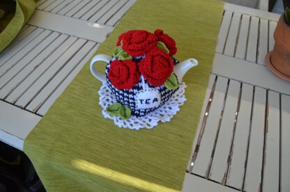 Red Roses Tea Cosy