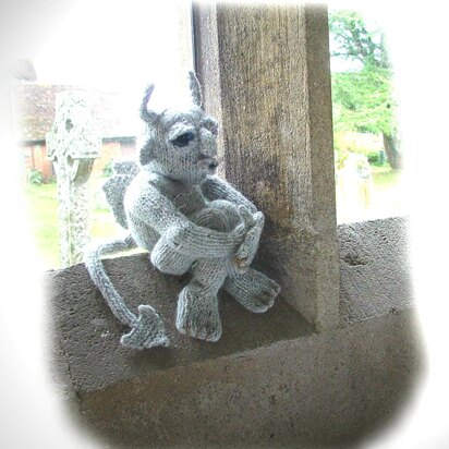 SIMON the Baleful Gargoyle - knitting pattern