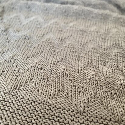 Easy Chevron Knitted Blanket