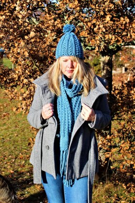 Winter Blues Pom Pom Hat & Scarf Set