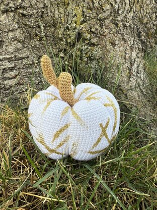 Crochet Pumpkin with glitter