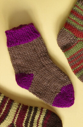 Knit Child's Two Color Socks in Lion Brand Wool-Ease - 70298A