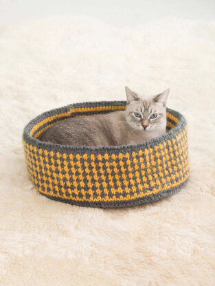 Pretty Kitty Bed in Lion Brand Hometown USA - L50152 - Downloadable PDF