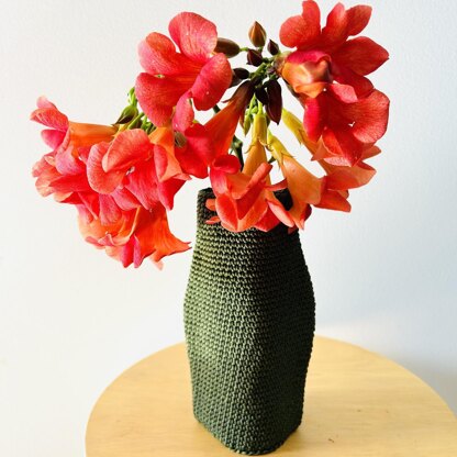 Two classic curvy vases