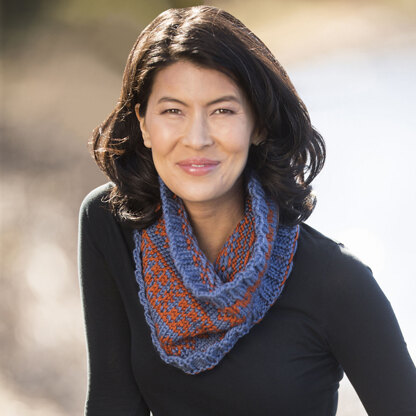Easy Peasy Stranded Cowl in Cascade Yarns Pacific Chunky - C349 - Downloadable PDF
