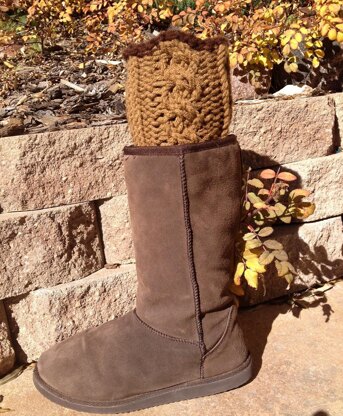 Simple Cabled Boot Toppers