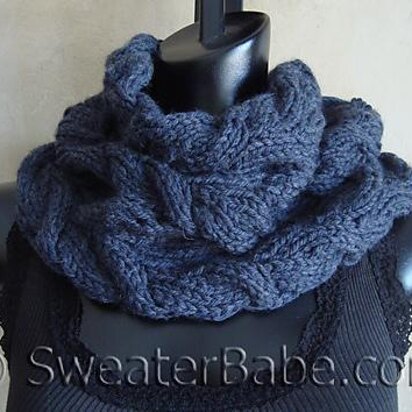 #103 Luscious Cabled Cowl